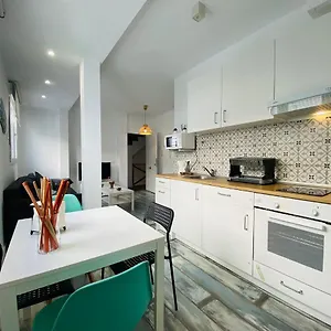 Apartamento Bonito En 2º Linea De Playa & Parking, Málaga